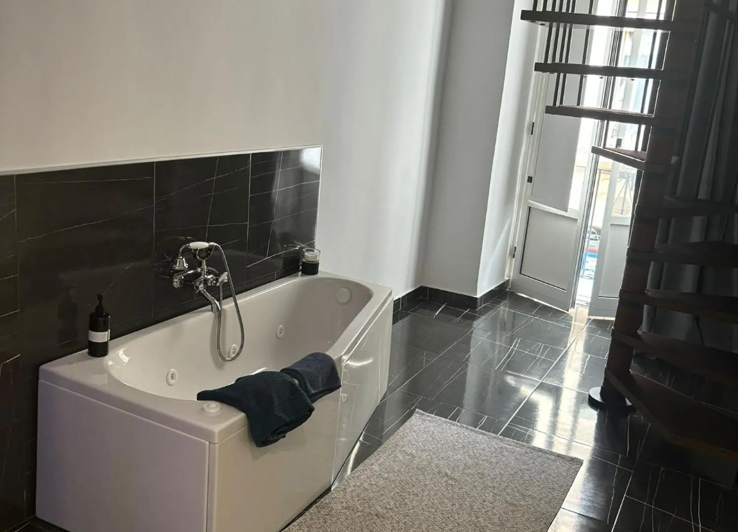 Zen Apartments Bari Italy